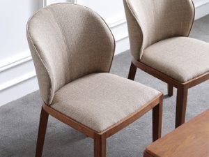 Có nên bọc ghế ăn bằng vải nỉ?